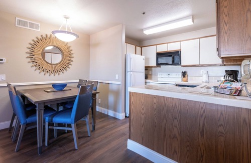 Capistrano Beach Hotel | Prime Location! 4 Beachfront Units w/Kitchen! Free Parking, Onsite Pool!