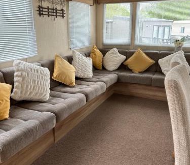 Tattershall House | Prime Location & Luxurious Hot Tub