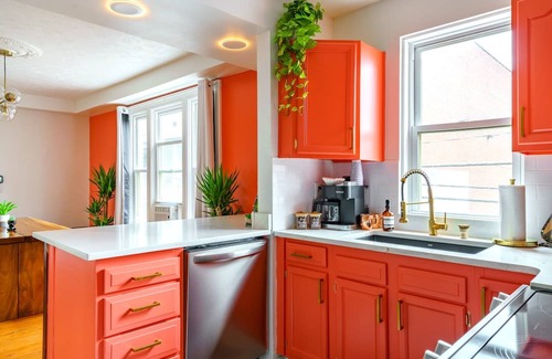 Short North House | Prime Location Top Rated Clean Parking Free