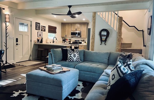 South Lake Tahoe House | Prime Location! Fully Remodeled! Cozy and Chic!