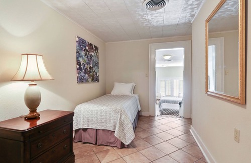 New Orleans Hotel | Prime location, Walk to all the French Quarter attractions. Ideal for groups.