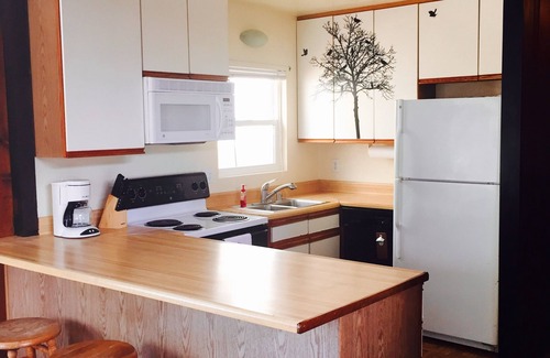 Mission Beach Cottage | Prime View Location, 1-House Back From Boardwalk Traffic; 3Br, 1.5Ba, Sleeps 6