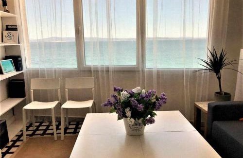 Dean Pequeno Apartment | Primera línea de mar apartamento dúplex en Ribeira