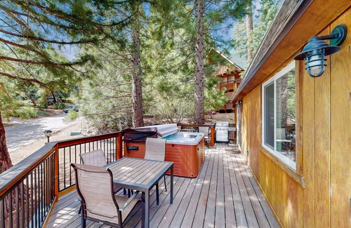 Upper Moonridge Cabin | Primrose Cabin #709