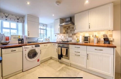 Settle Cottage | Primrose Cottage with Log Burner (Dog Friendly)