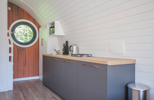 Pickering Cabin | Primrose Family Glamping Pod | sleeps 4 - Gold Award winning