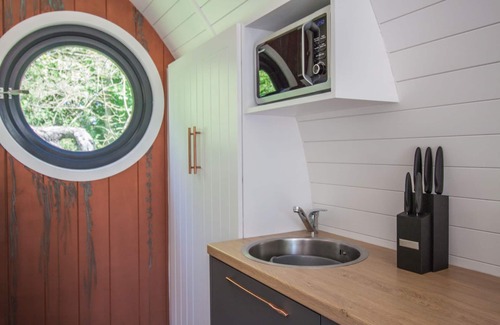 Pickering Cabin | Primrose Family Glamping Pod | sleeps 4 - Gold Award winning