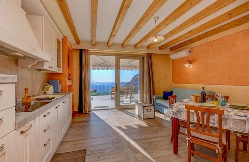 Gardola Apartment | Principe, with huge balcony and lake view