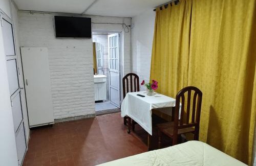 Yerba Buena House | PRINGLES 1740 Ámbar