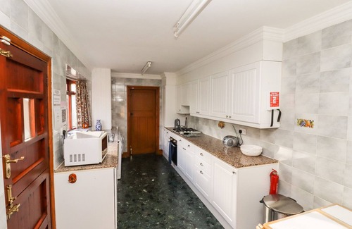 Carlton in Lindrick Cottage | PRINGLES ORCHARD, family friendly in Carlton-In-Lindrick