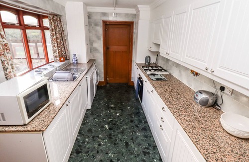 Carlton in Lindrick Cottage | PRINGLES ORCHARD, family friendly in Carlton-In-Lindrick