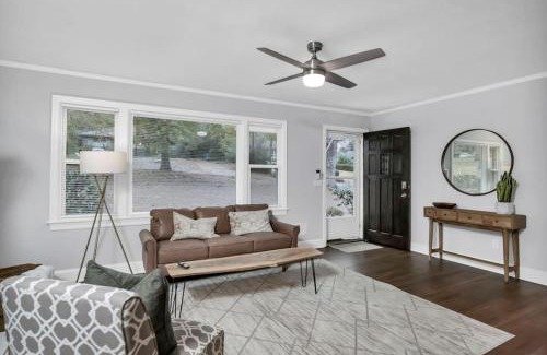 Columbia House | Pristine 3BR-Centrally located