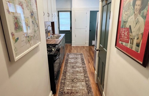 Sandusky House | Private 1-bdrm unit, newly renovated historic home, downtown Sandusky.