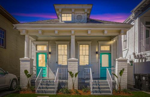 Freret Apartment | Private 2BR Condo in Uptown by Hosteeva