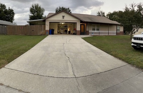 Zephyrhills House | Private 3Bed/3Bath Heated Pool Outdoor Entertainment