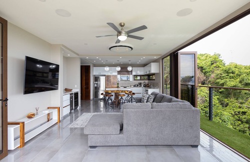 Jaco Villa | Private 4-bedroom Villa, Complimentary Chef, 24/7 Security