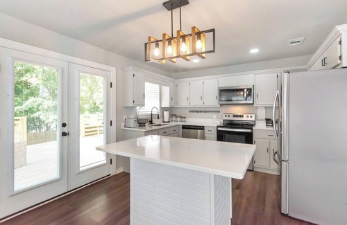 Saint Elmo House | Private and quiet home with a large back deck