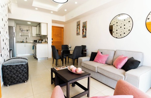 Evaristo Morales Apartment | Private apt 2BR, 1 KING bed and pool.n