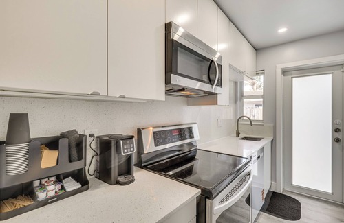 Wilton Manors Cottage | Private Backyard: Dog-friendly Wilton Manors Home!