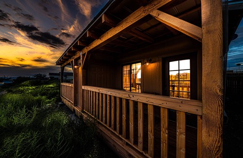 Tombstone Cabin | Private balcony, walk to everything, free wifi Miners Cabin #3 (2 Double Beds)