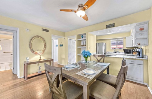 Bradenton Beach Condo | Private Beach Access Largest Pool Pickleball