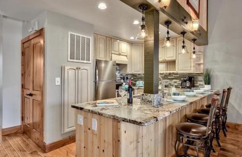 South Lake Tahoe House | Private beach, Close to ski, Resort Amenities!