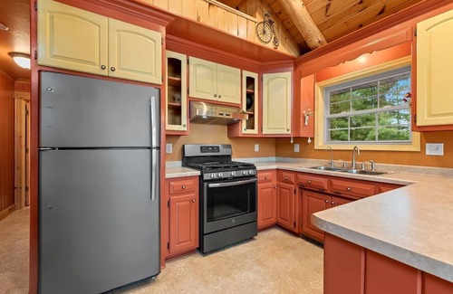 Beaver House | Private beach house in charming Pound on a clear, sandy full rec lake