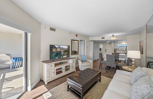 Belle Vista Condo | Private Beach | Pool & Gulf Peek Views