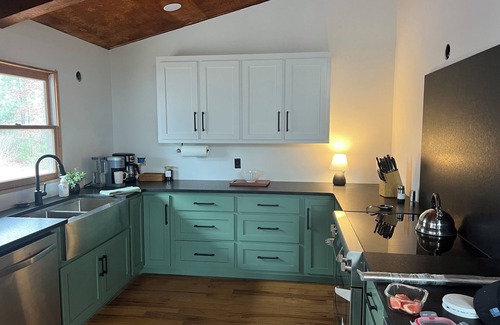 Wedowee Cabin | PRIVATE BOAT DOCK AND ONLY 8 STAIRS TO THE WATER