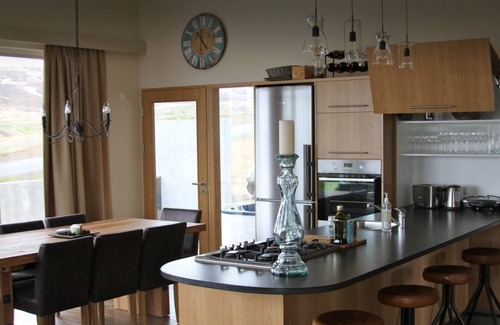 Akureyri Cottage | Private cottage, elegance & amazing view