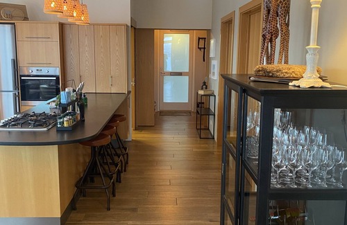 Akureyri Cottage | Private cottage, elegance & amazing view