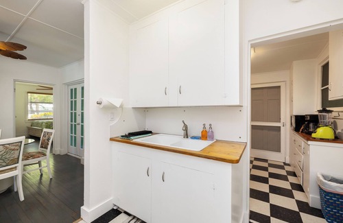 Upper Matecumbe Key Cottage | Private Cottage on Bayfront Estate with Pool, Beach, Dockage, Kayaks and More