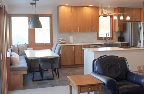 Culver House | Private Country Home just 3 miles from Culver