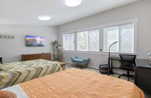 Cartwright Cove House | Private Dock, Bunkhouse, Firepit & Kayaks at MM45