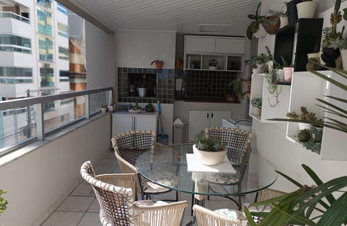Castelo Branco Apartment | Private double room for rent. Shared apartment, air conditioning, TV, minibar. 250m from the beach