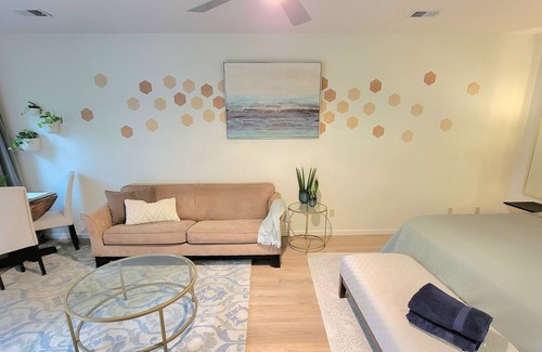 Bloomington House | Private entrance and in law suite, 5 min drive to IU