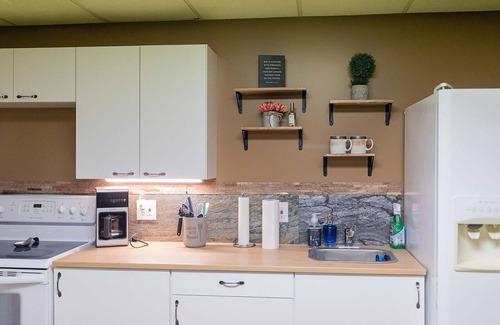 Somerdale Apartment | Private Entrance, pipeline/welder/nurse