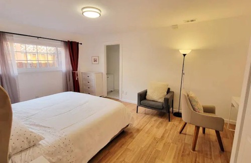 Berryessa House | Private entry 1B1B guest suite