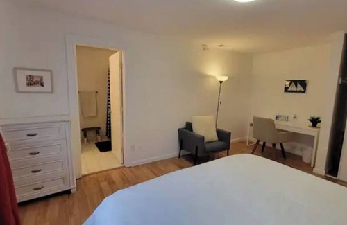 Berryessa House | Private entry 1B1B guest suite