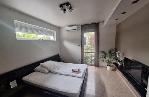 Budaors Villa | Private Family Villa