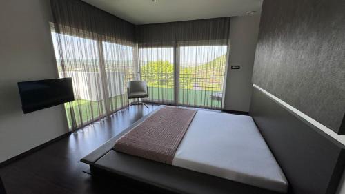 Budaors Villa | Private Family Villa