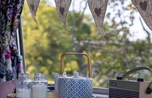 Morpeth Cabin | Private glamping in a vintage caravan & bell tent