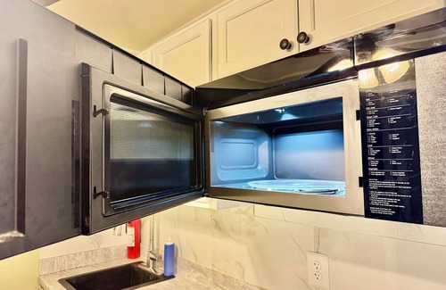 South Redlands House | Private guest suite with kitchen