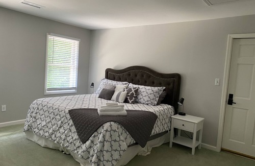 Roswell Other | Private guest suite with private garage