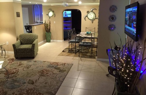 Embassy Hills House | Private Haven with Pool / Minutes from the Gulf / Sleeps 8