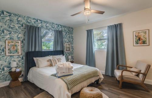 Walsingham House | Private Heated Pool 4 MI to Indian Rocks Beach