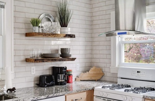 Poplar Level House | Private Home Close to Zoo, U of L, Churchill Downs