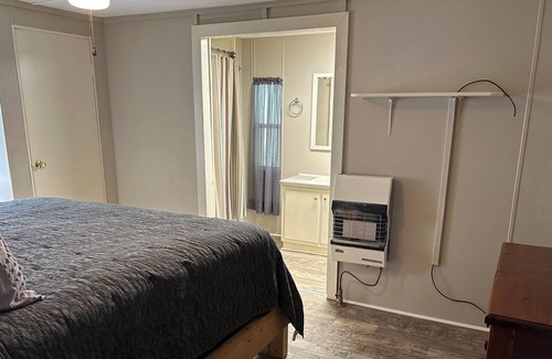 Grace House | Private home on Beautiful Lake Washington. Private dock and private boat ramp.