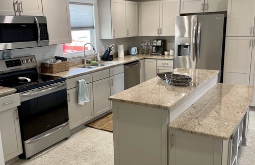 Spring Hill House | Private Home on Deep Salt Water Canal With Direct Gulf Access