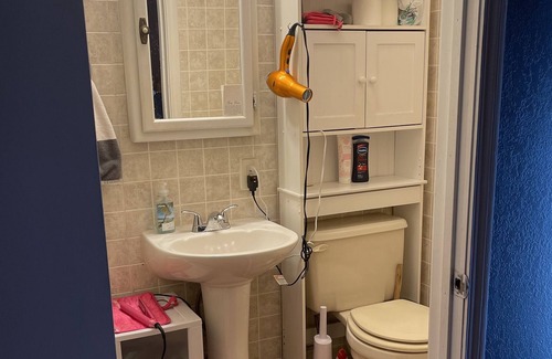 Newcastle House | Private home, within minutes to the Black Hills.